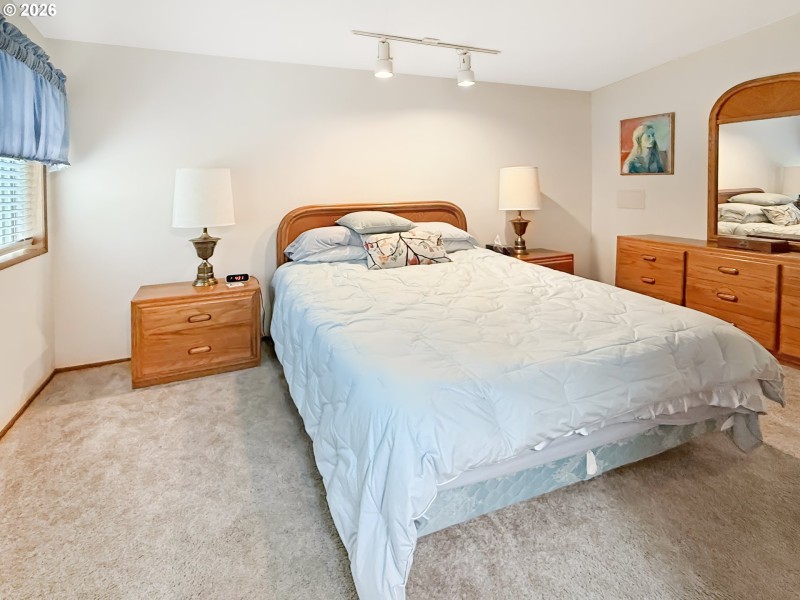 Bedroom, Primary