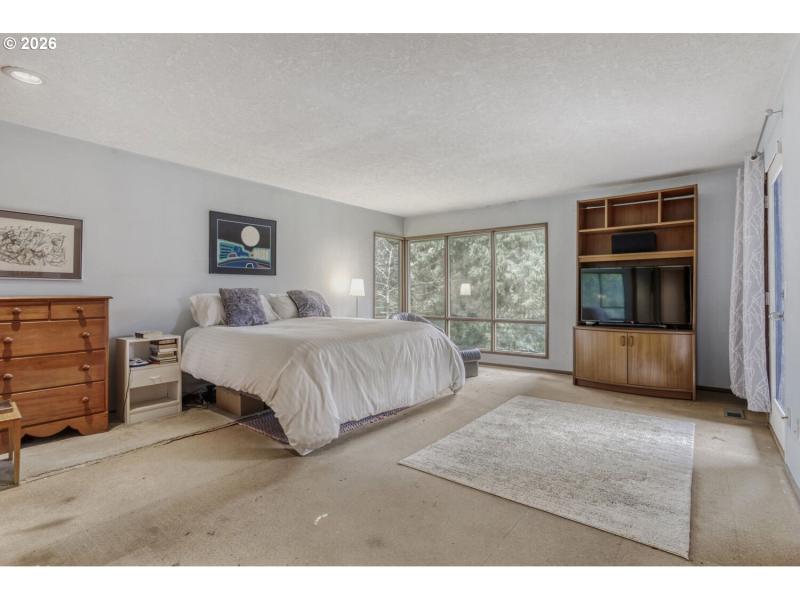 Bedroom, Primary