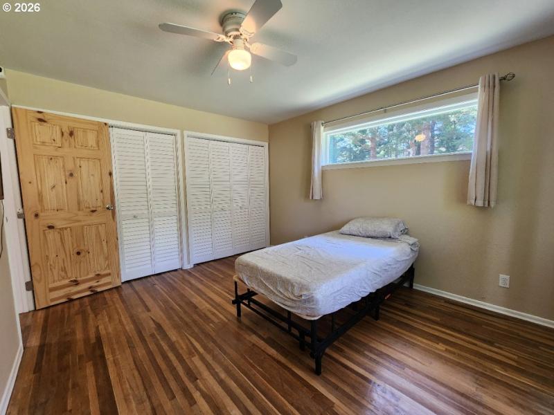 Bedroom, Primary