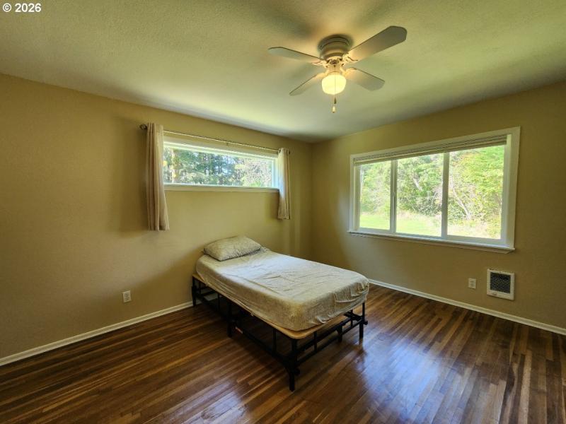Bedroom, Primary