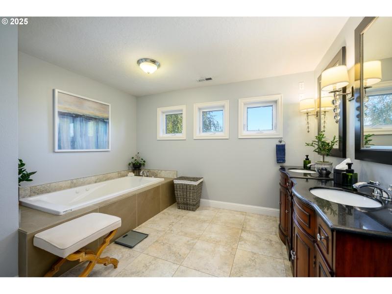 Owner's Suite Bathroom