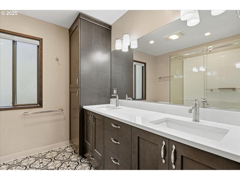 Owner's Suite Bathroom