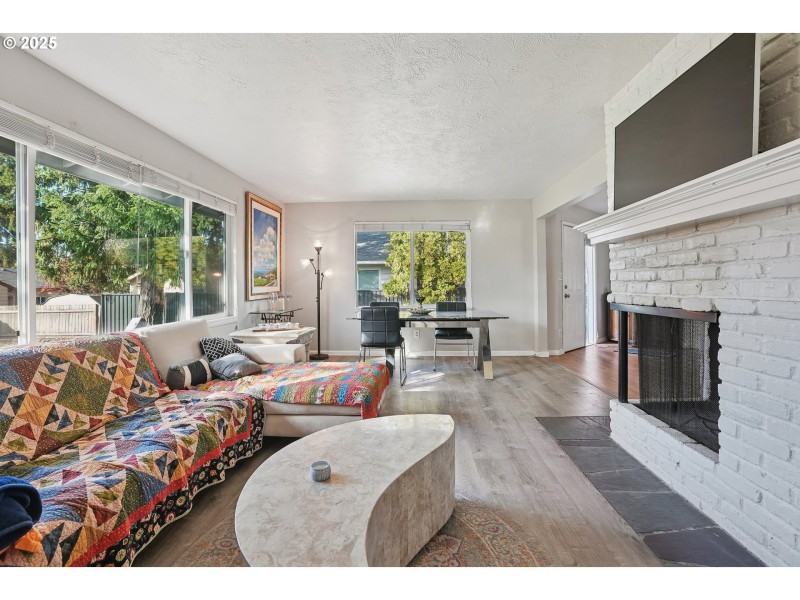 Living Room/Dining Room