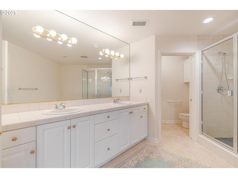 Owner's Suite Bathroom