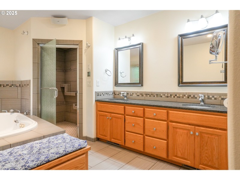 Owner's Suite Bathroom