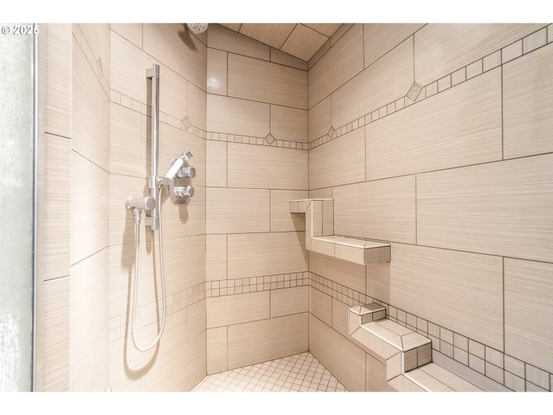 Owner's Suite Bathroom