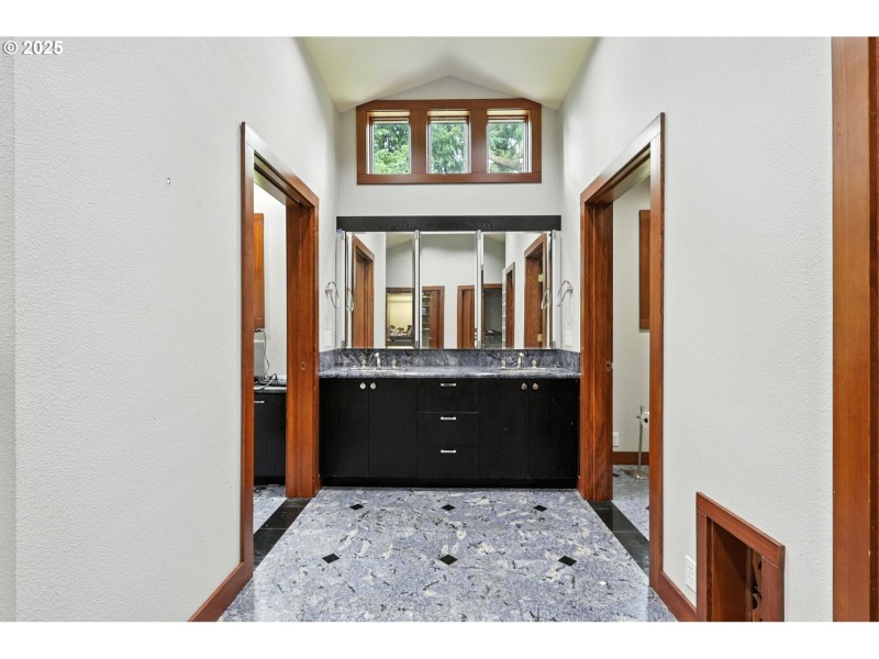 Owner's Suite Bathroom