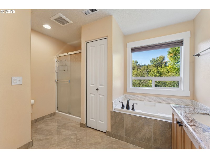 Owner's Suite Bathroom