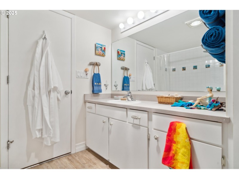 Owner's Suite Bathroom