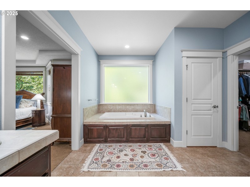 Owner's Suite Bathroom