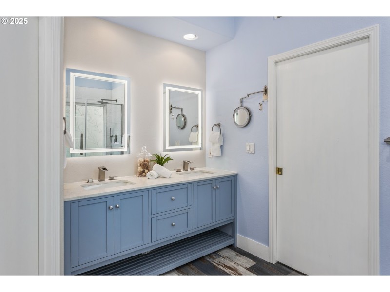 Bathroom, Attached