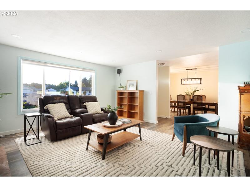 Living Room/Dining Room