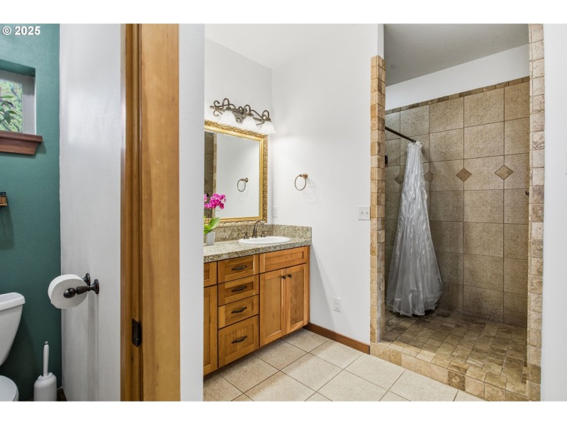 Owner's Suite Bathroom