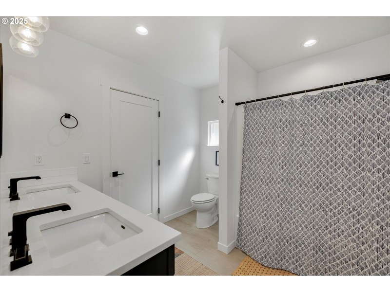 Bathroom, Attached