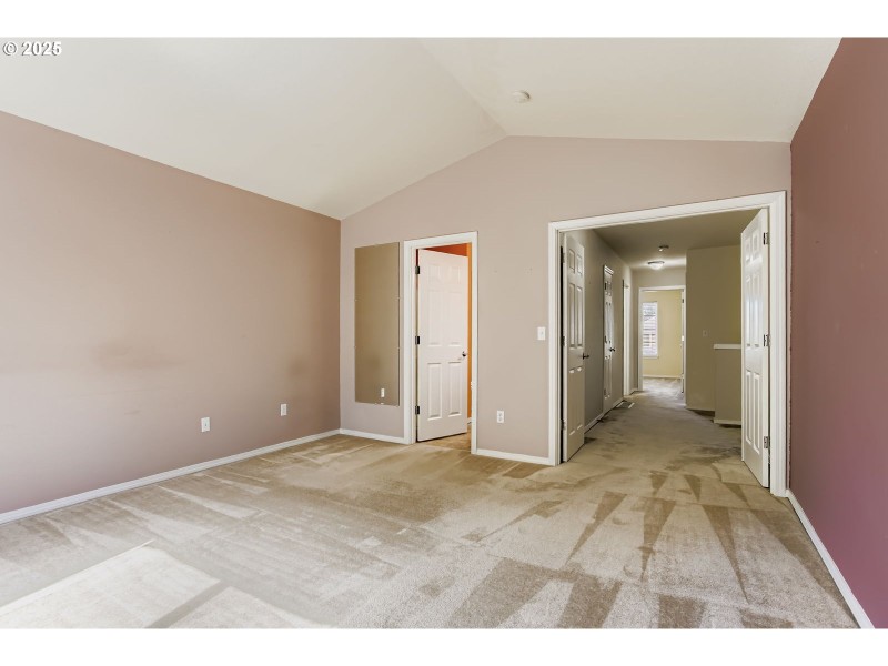 Bedroom, Primary
