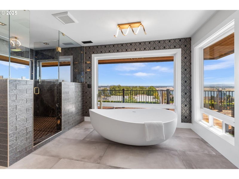 Owner's Suite Bathroom