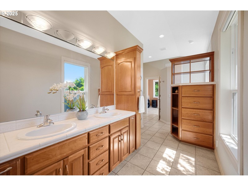 Bedroom, Owner's Suite