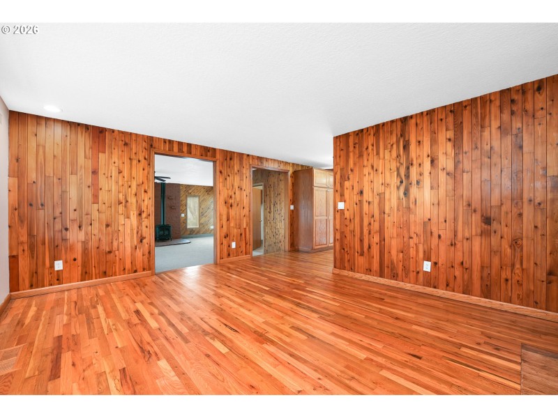 Living Room/Entrance