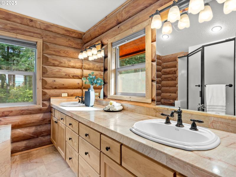 Owner's Suite Bathroom