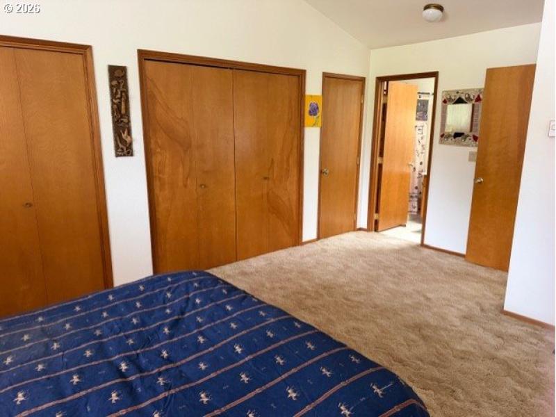 Bedroom, Primary