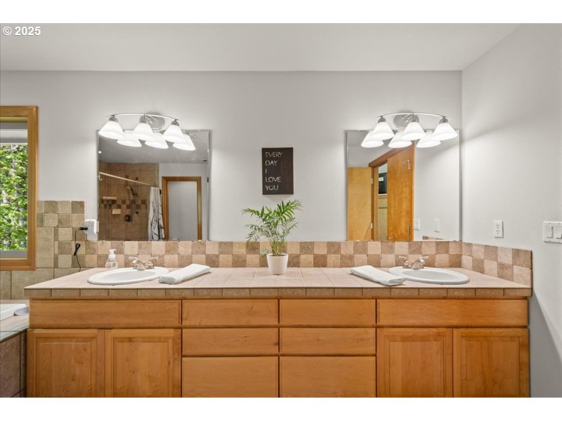Owner's Suite Bathroom