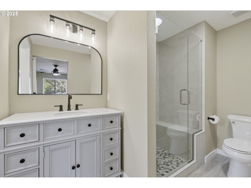 Bathroom, Attached