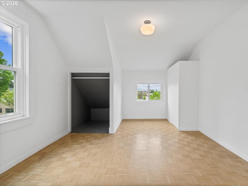 Bedroom, Primary
