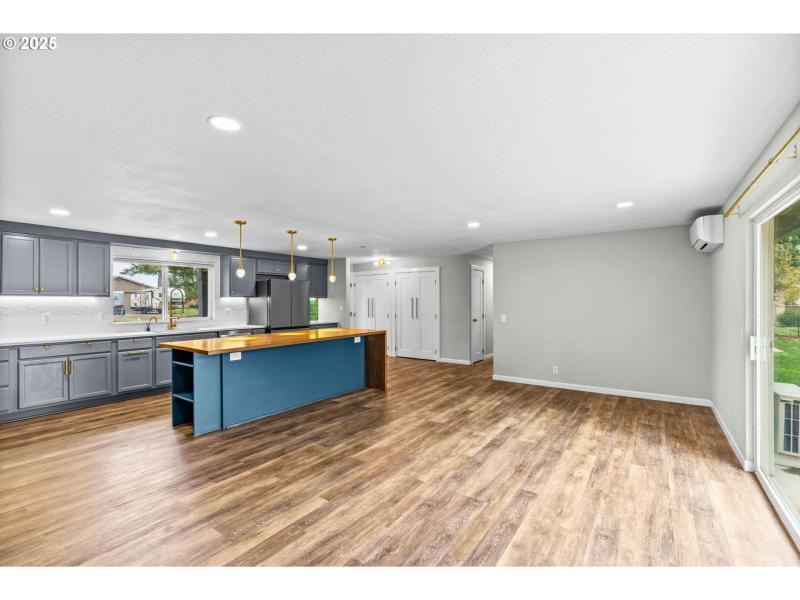 Living Room/Dining Room