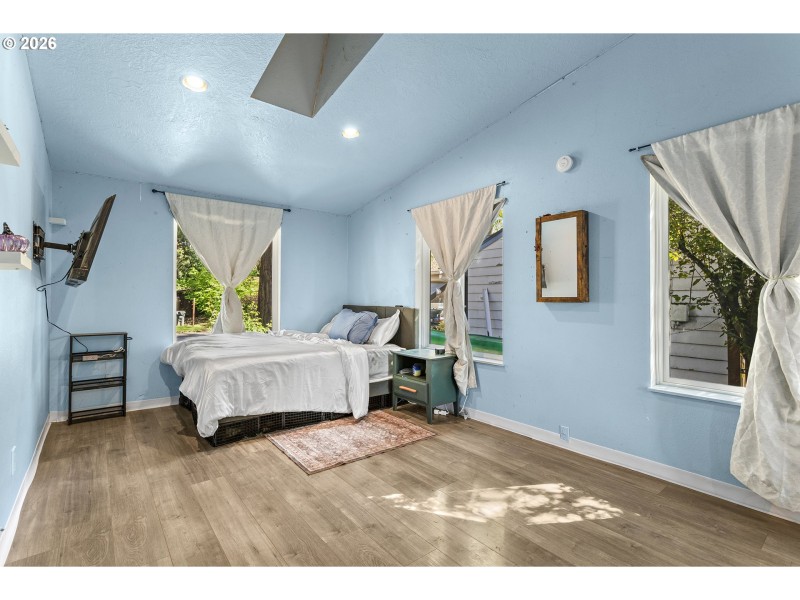 Bedroom, Primary
