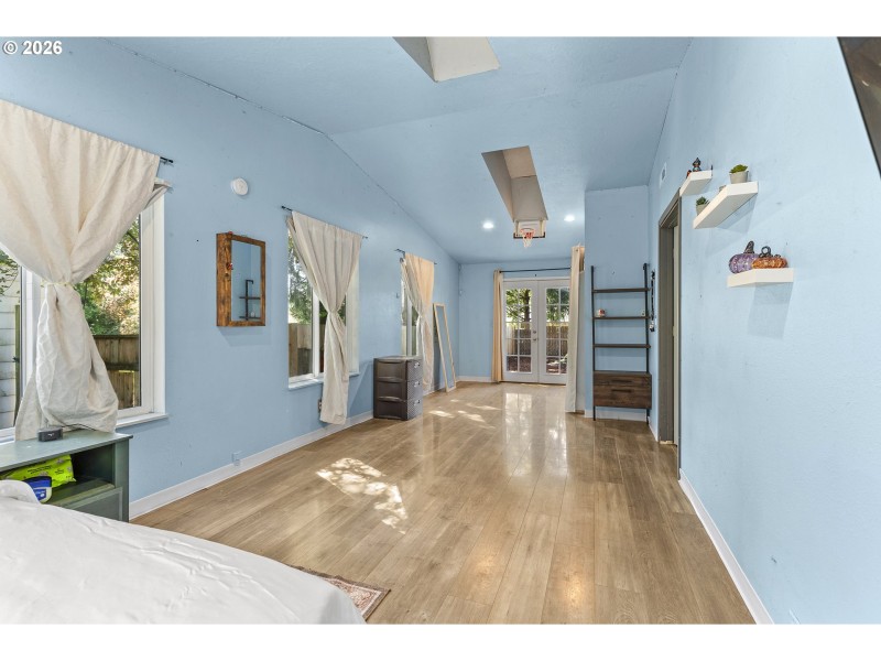 Bedroom, Primary