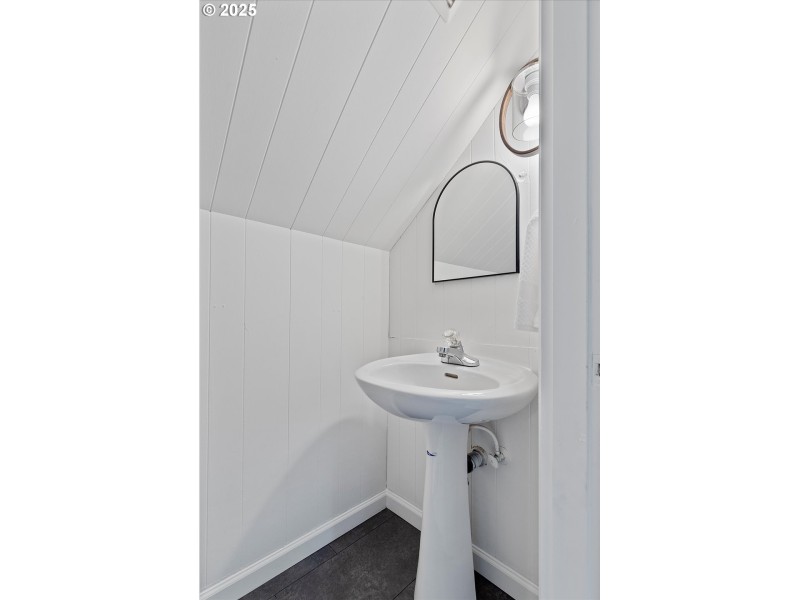 En Suite Bathroom