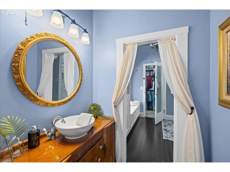 Owner's Suite Bathroom