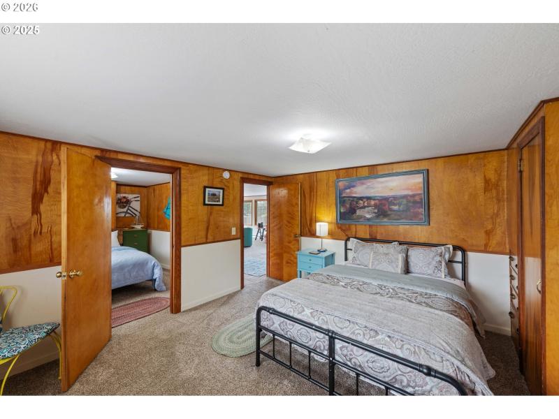 Bedroom, Primary
