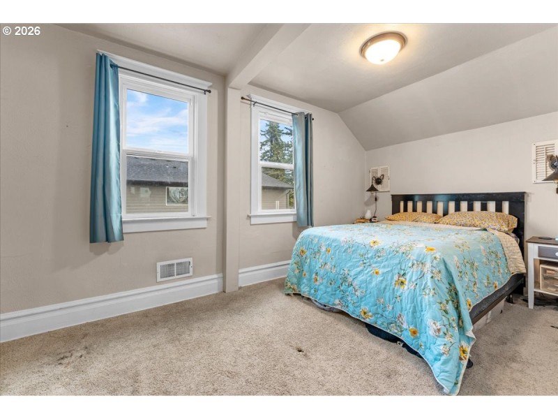 Bedroom, Primary