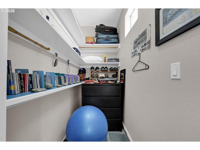 Bedroom, Primary