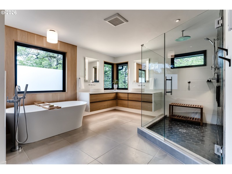 Bathroom, Attached