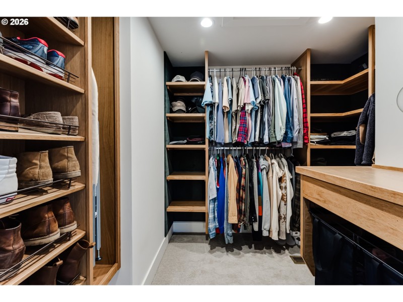 Bedroom, Primary