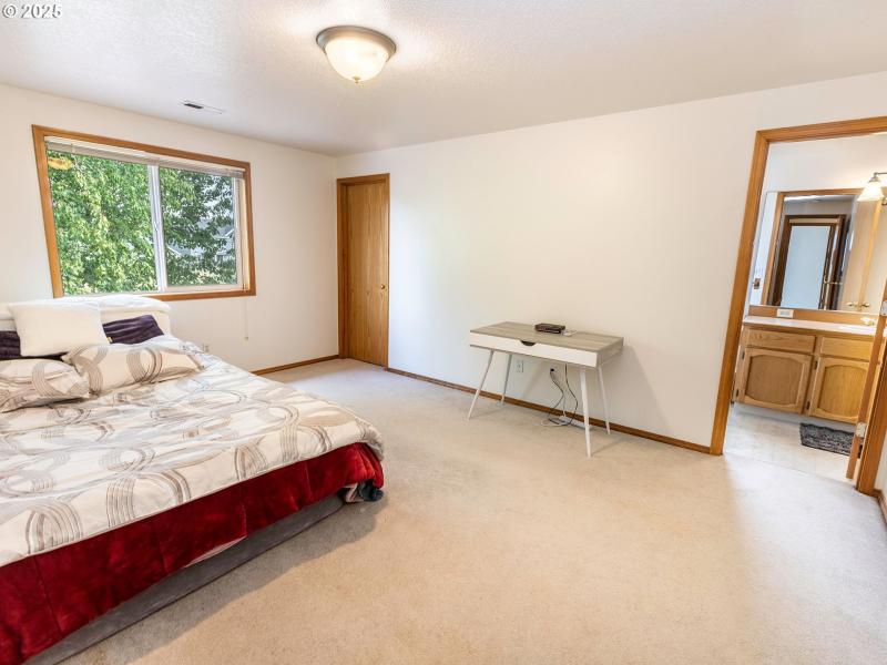 Bedroom, Owner's Suite