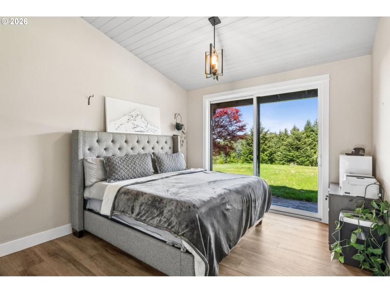 Bedroom, Primary