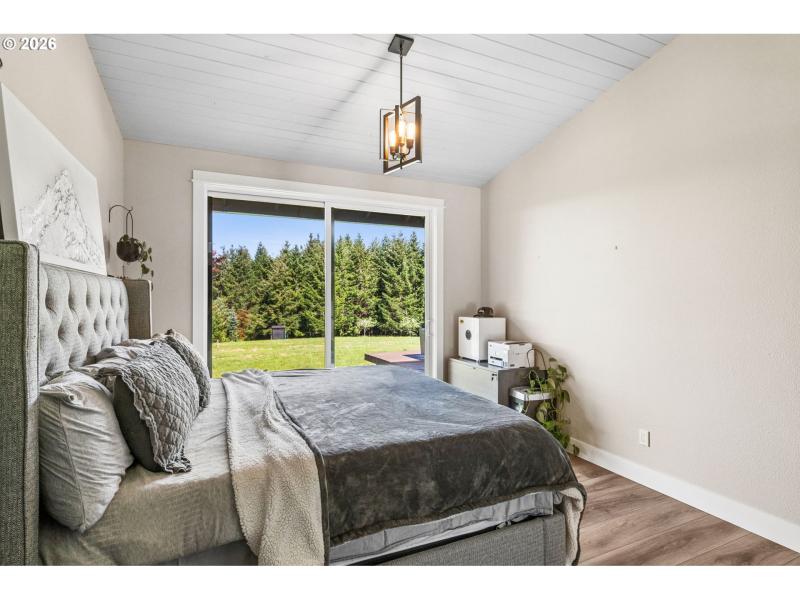 Bedroom, Primary