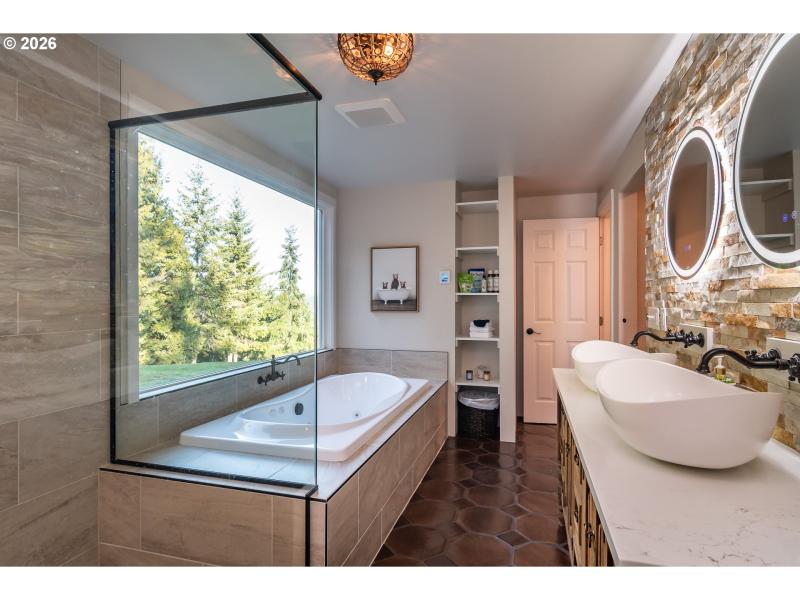 Owner's Suite Bathroom
