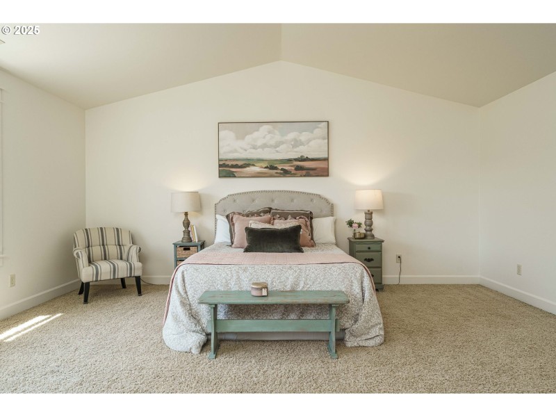 Bedroom, Primary