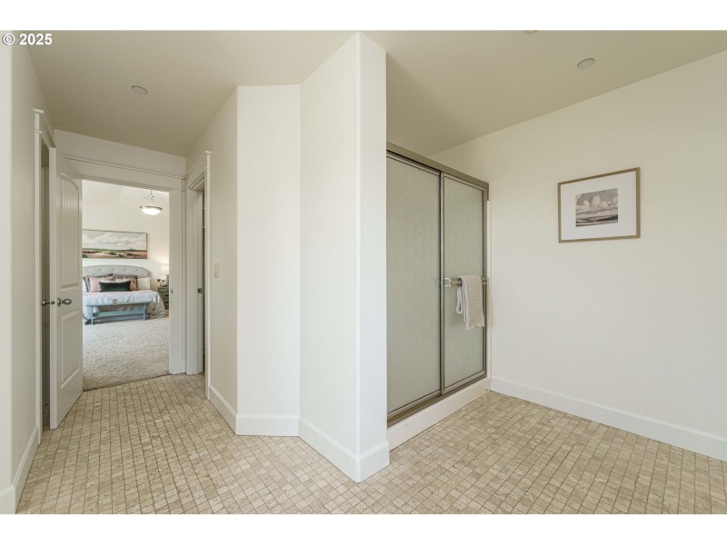 Bathroom, Attached