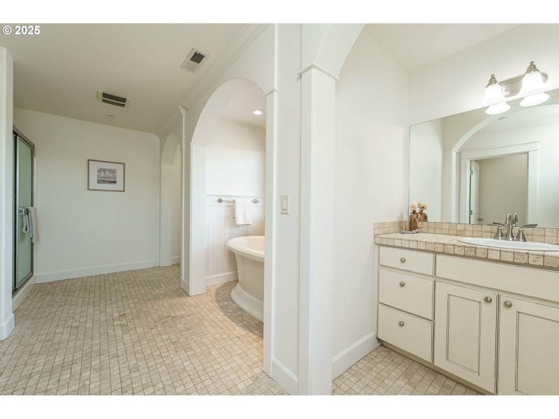 Bathroom, Attached