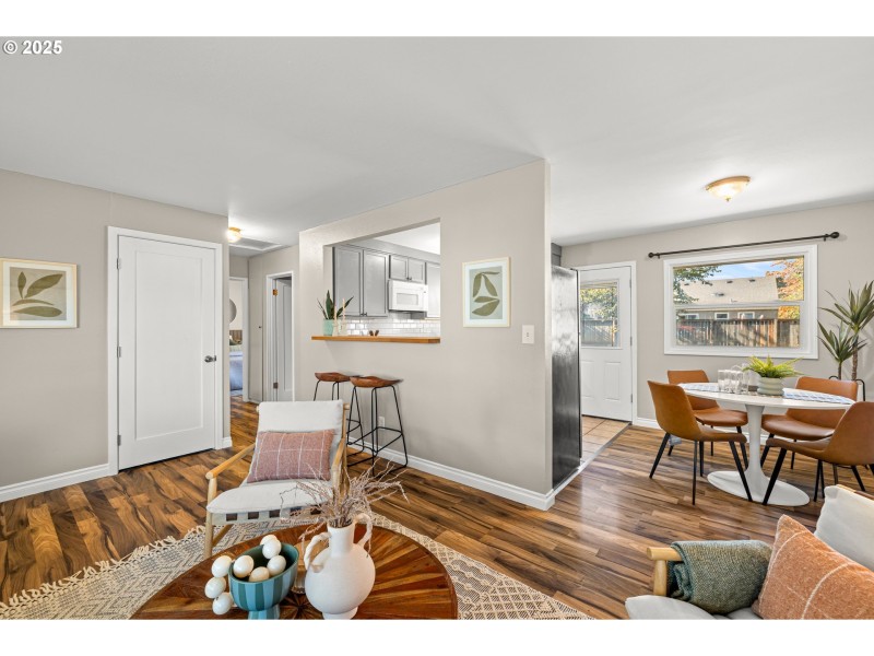 Living Room/Dining Room