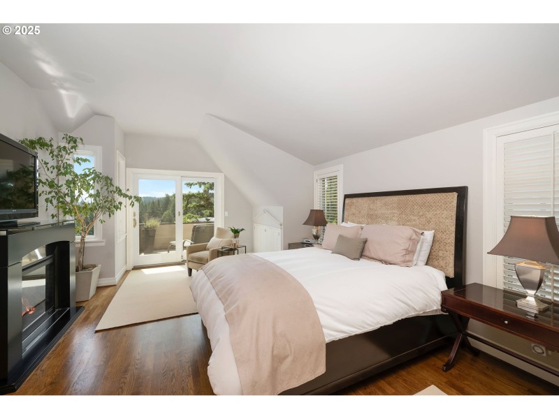 Bedroom, Owner's Suite