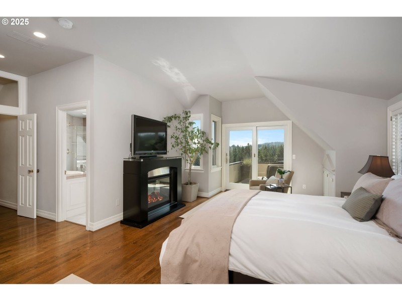 Bedroom, Owner's Suite