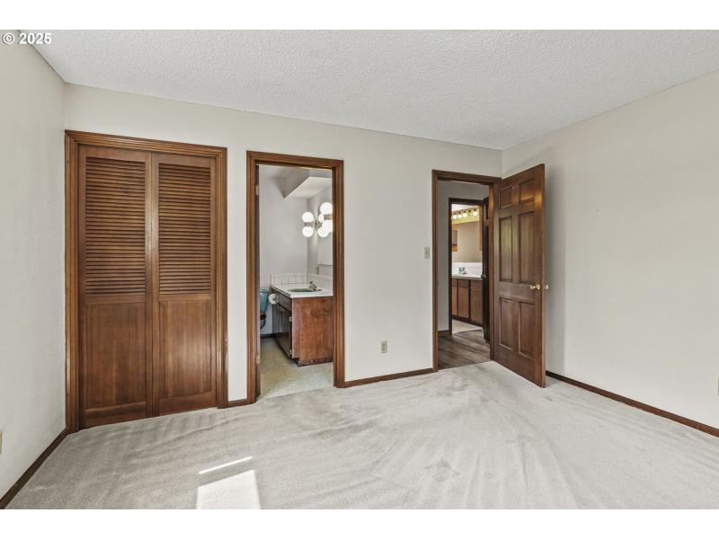 Bedroom, Owner's Suite