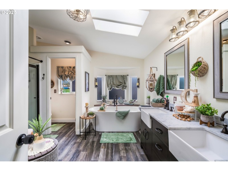 Owner's Suite Bathroom