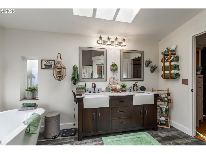 Owner's Suite Bathroom